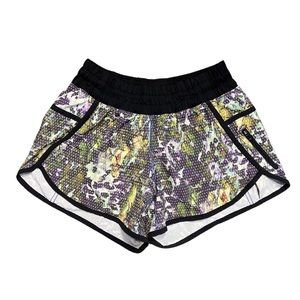 EUC Lululemon Run Tracker Short lll *4-Way Stretch 6 Floral Sport Multi White